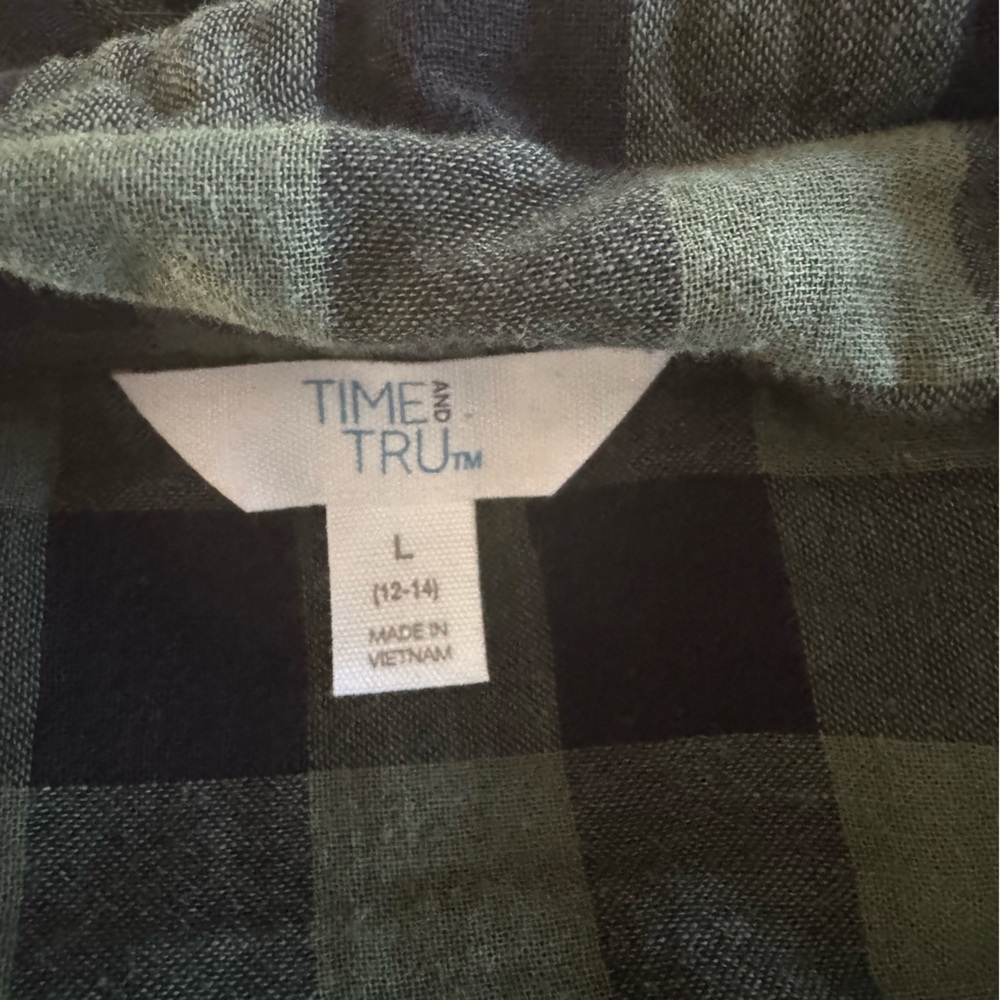 Time and Tru Women's Roll Sleeve Popover Shirt - Picture 7 of 7